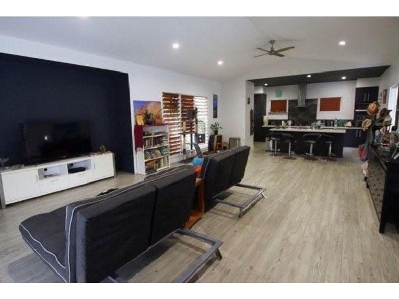 15 Leslie Lane, South Mission Beach QLD 4852