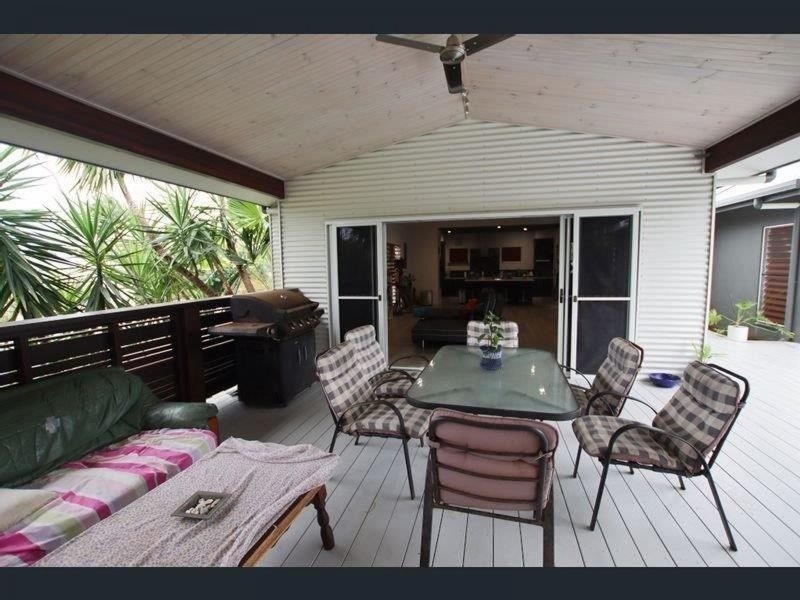 15 Leslie Lane, South Mission Beach QLD 4852