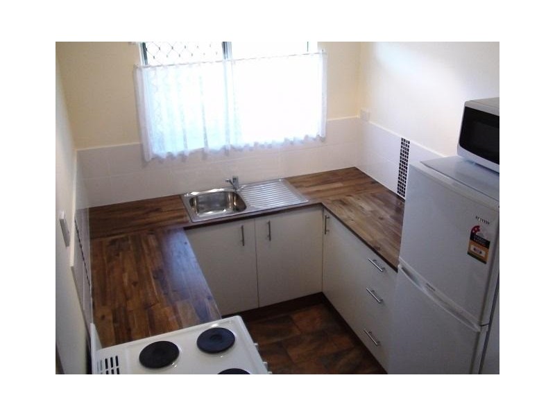 1-4/6 Wenitong Street, West Gladstone QLD 4680