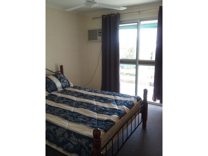 1-4/6 Wenitong Street, West Gladstone QLD 4680