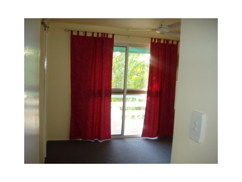 1-4/6 Wenitong Street, West Gladstone QLD 4680