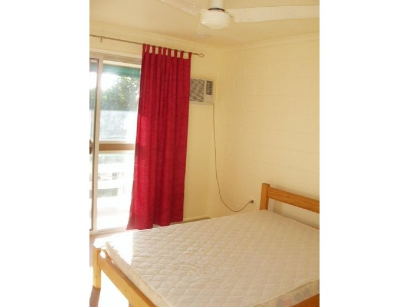 1-4/6 Wenitong Street, West Gladstone QLD 4680