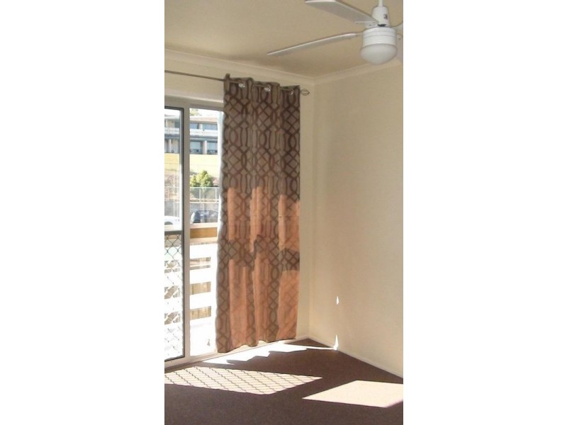 1-4/6 Wenitong Street, West Gladstone QLD 4680