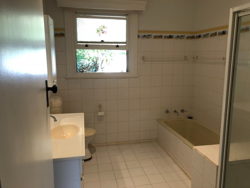 13 Taylor Street, Narooma NSW 2546