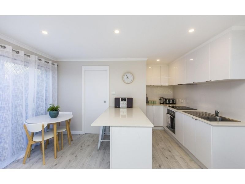 5 Holly Circuit, New Lambton Heights NSW 2305