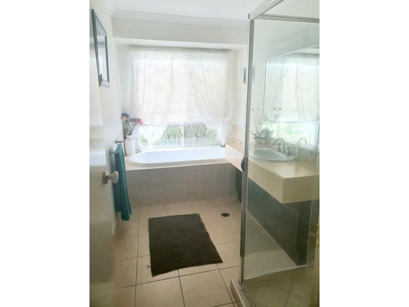 13 Walker Road, Gleneagle QLD 4285