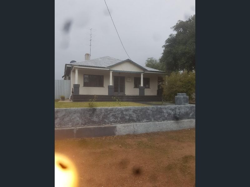 6 Millington Street, Northam WA 6401