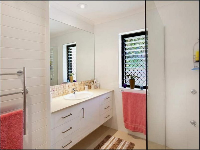 2/20 Sobraon Street, Sunrise Beach QLD 4567