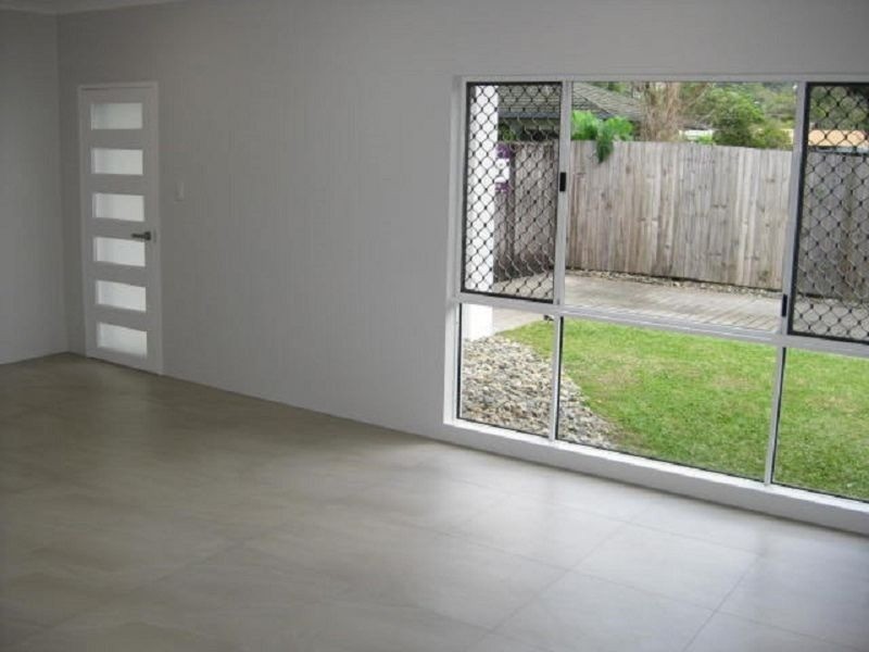 2/14 Trucano Close, Whitfield QLD 4870