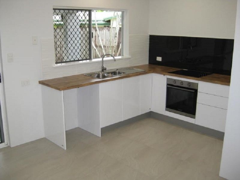 2/14 Trucano Close, Whitfield QLD 4870