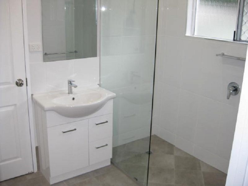 2/14 Trucano Close, Whitfield QLD 4870