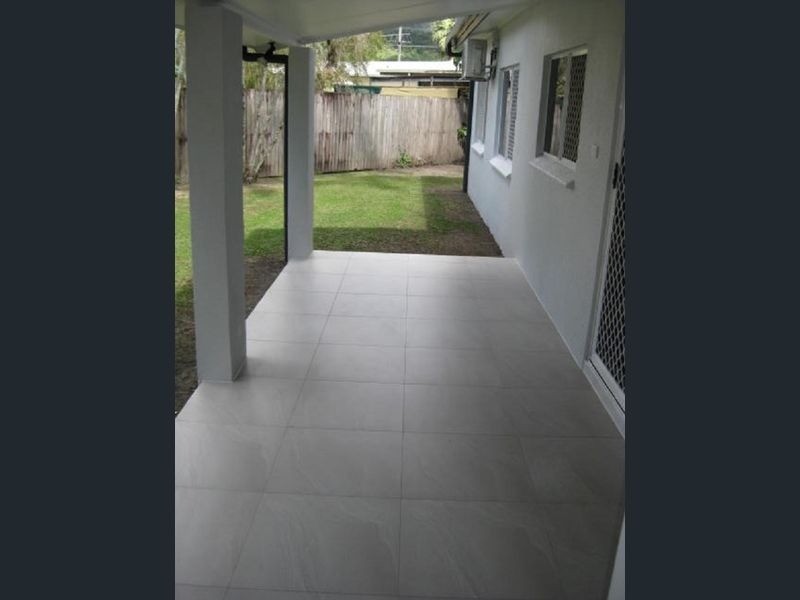 2/14 Trucano Close, Whitfield QLD 4870