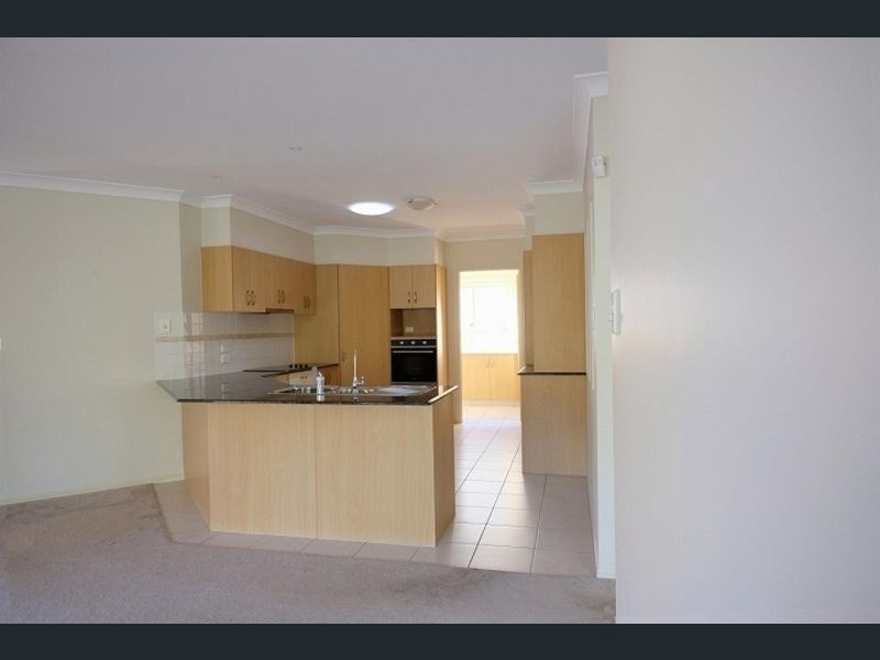 26 Leicester Square, Highland Park QLD 4211