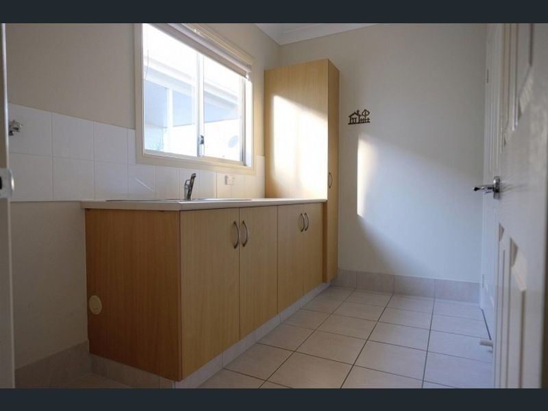 26 Leicester Square, Highland Park QLD 4211