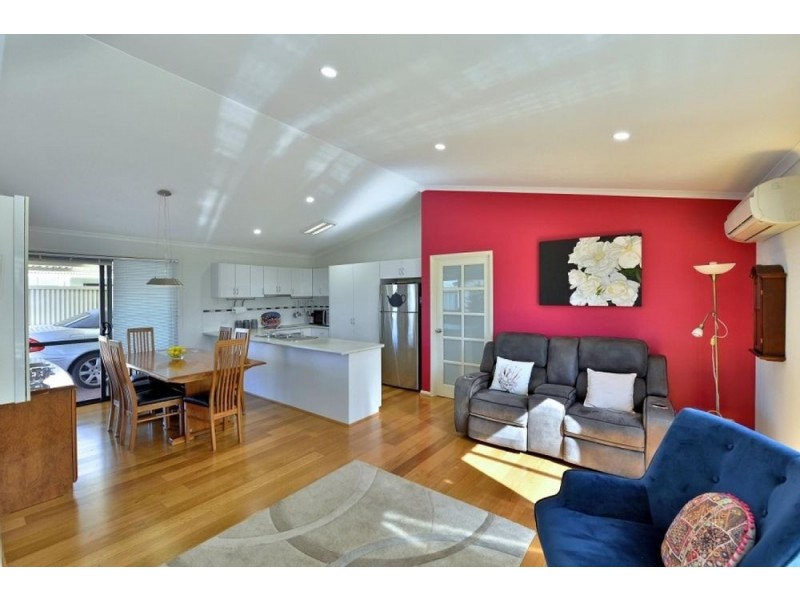 106 Oakleigh Drive, Erskine WA 6210