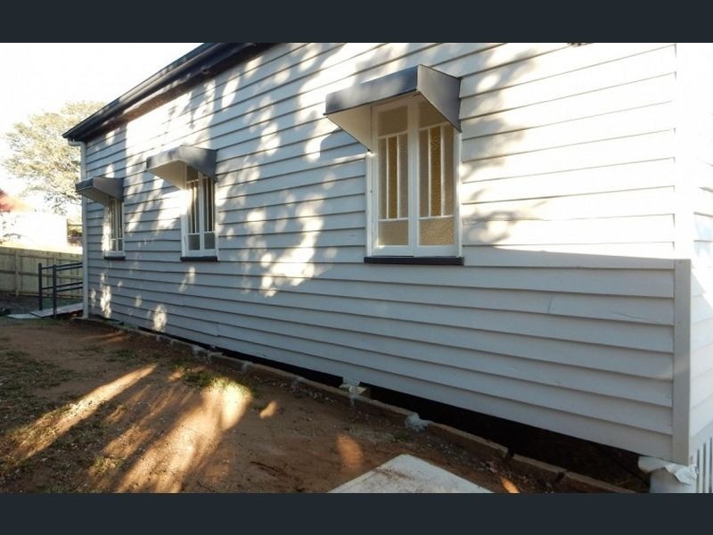 83 East Street Extended, Mount Morgan QLD 4714