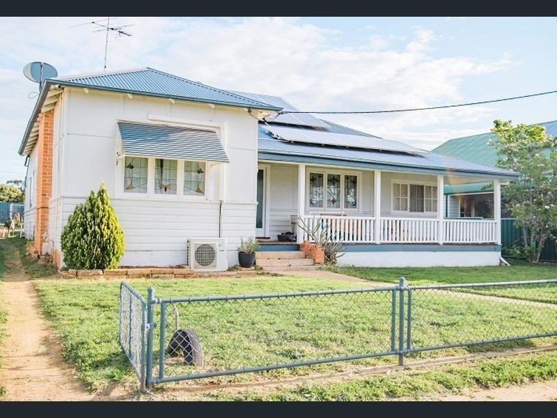 93 Gisborne Street, Wellington NSW 2820