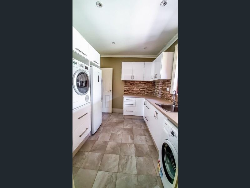 2 Cousins Road, Dalwallinu WA 6609