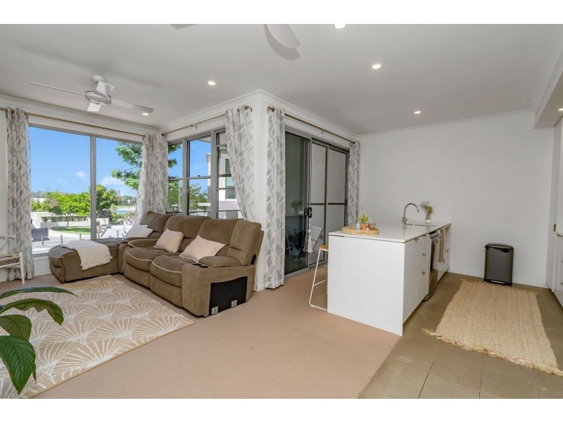 44/2 Town Centre Close, Carrara QLD 4211