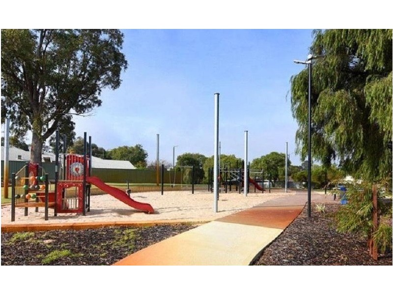 40 Jacaranda Crescent, Withers WA 6230