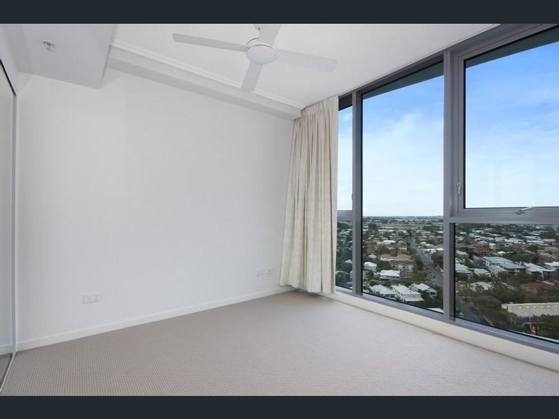 11901/8 Harbour Road, Hamilton QLD 4007