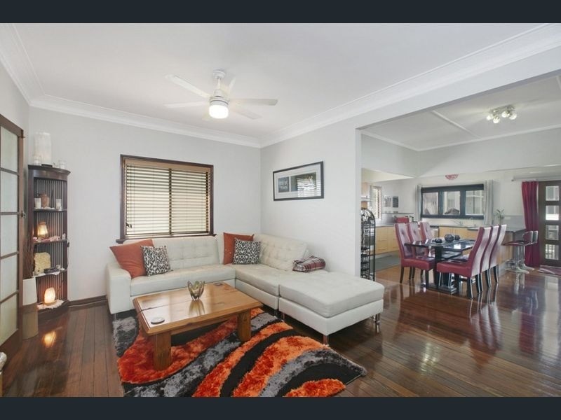 1/99 Riding Road, Hawthorne QLD 4171