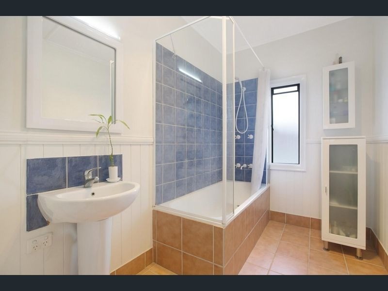 1/99 Riding Road, Hawthorne QLD 4171