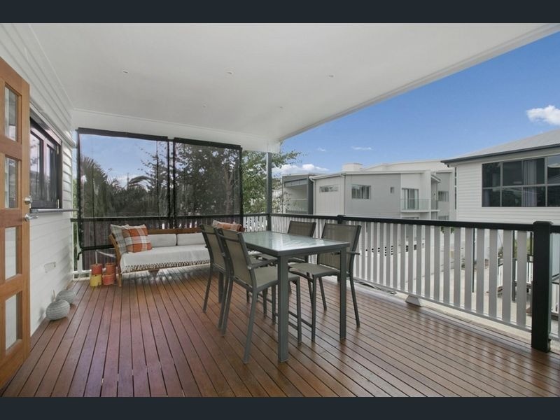 1/99 Riding Road, Hawthorne QLD 4171