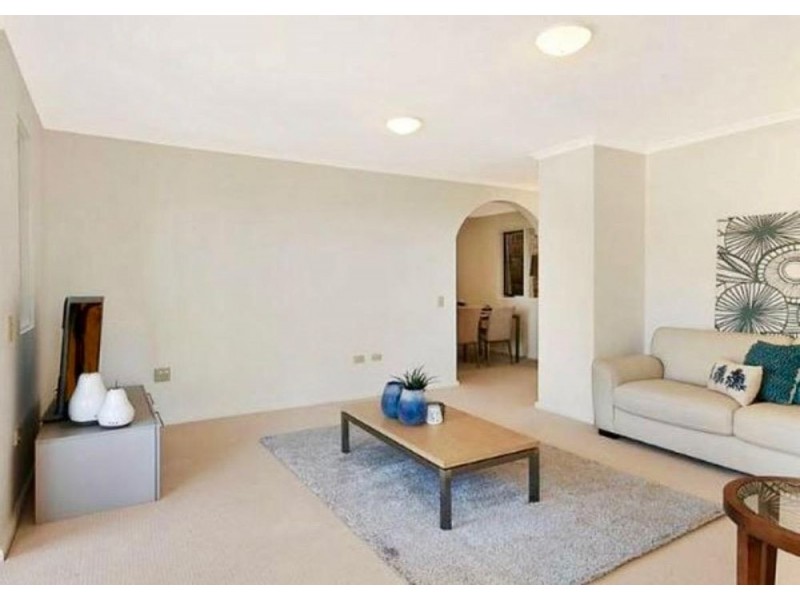 2/10 Minkara Road, Bayview NSW 2104