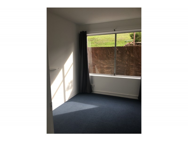 2/8 Wallace Avenue, Lenah Valley TAS 7008