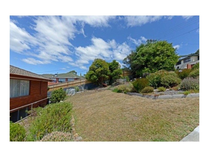 2/8 Wallace Avenue, Lenah Valley TAS 7008