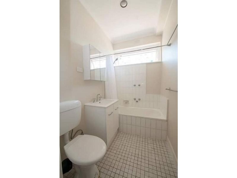 7/240 Barkly Street, St Kilda VIC 3182