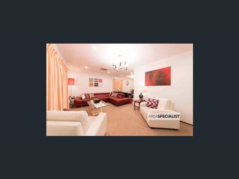 69 Willow Drive, Hampton Park VIC 3976