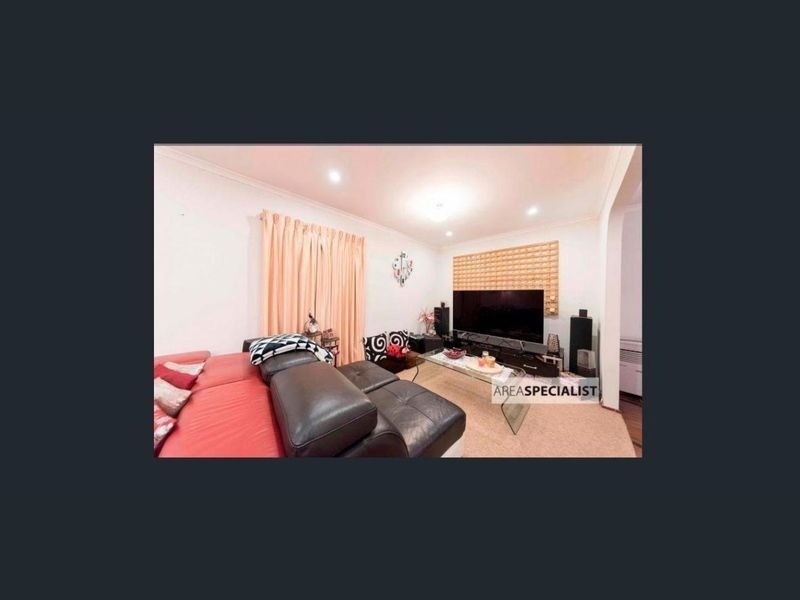 69 Willow Drive, Hampton Park VIC 3976