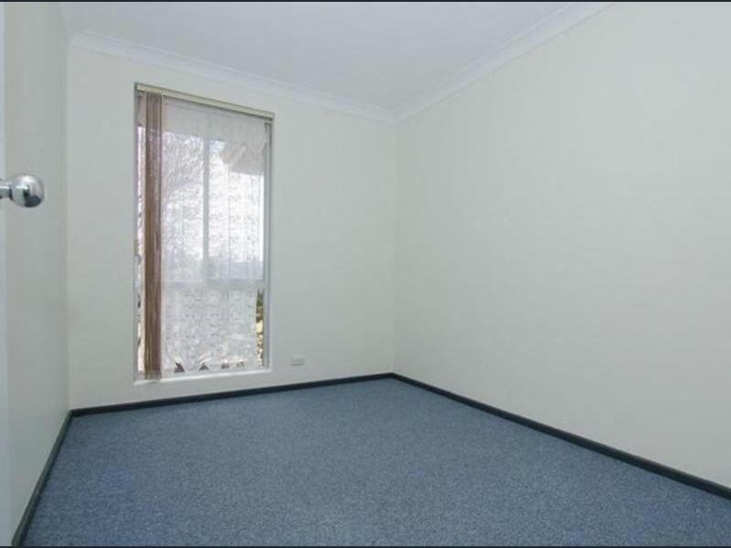 32 Lincoln Road, Forrestfield WA 6058