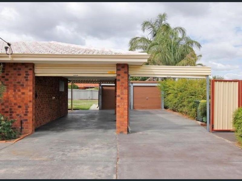 32 Lincoln Road, Forrestfield WA 6058