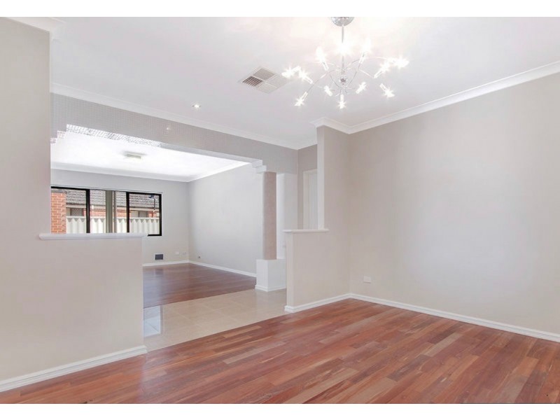 37 Sainte Maxime Avenue, Port Kennedy WA 6172