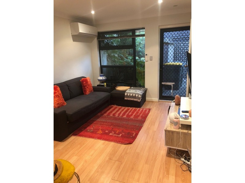 4/2 Lear Place, Coolbellup WA 6163