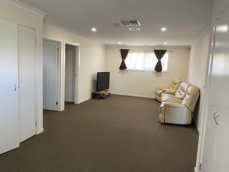 23 Eighth Avenue, Chelsea Heights VIC 3196