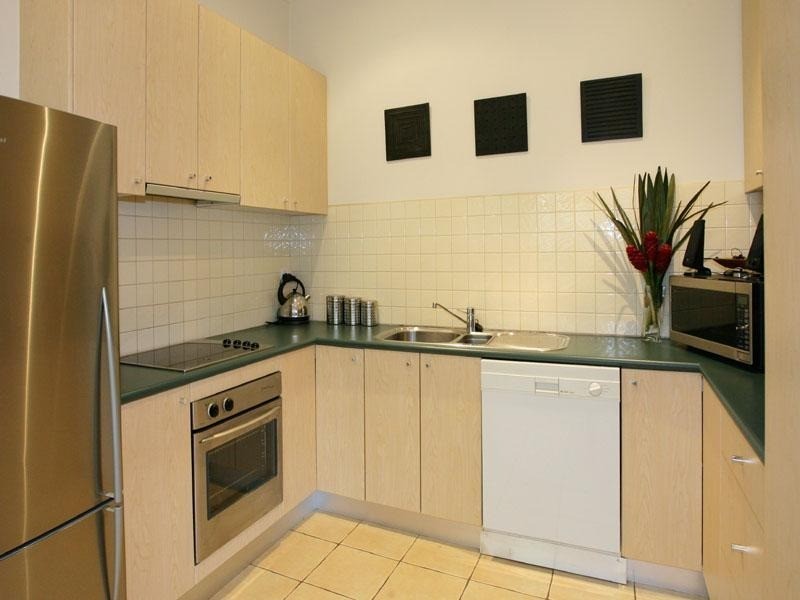 13 Bluff Avenue, Elwood VIC 3184