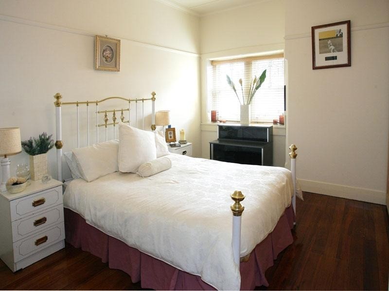 13 Bluff Avenue, Elwood VIC 3184