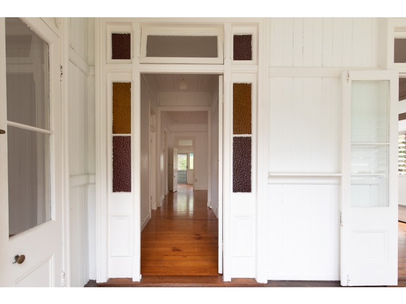 117 Simpsons Rd, Bardon QLD 4065