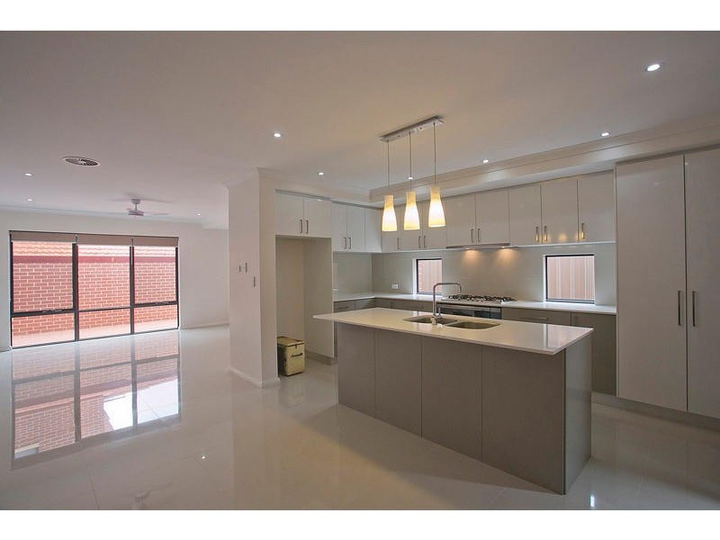 2/23 Lancaster Street, Dianella WA 6059