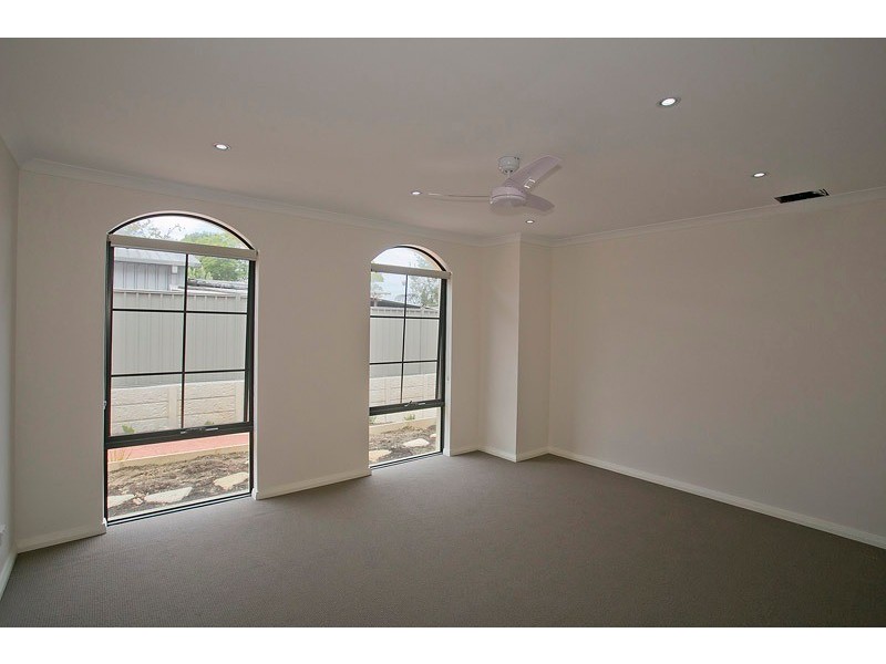 2/23 Lancaster Street, Dianella WA 6059