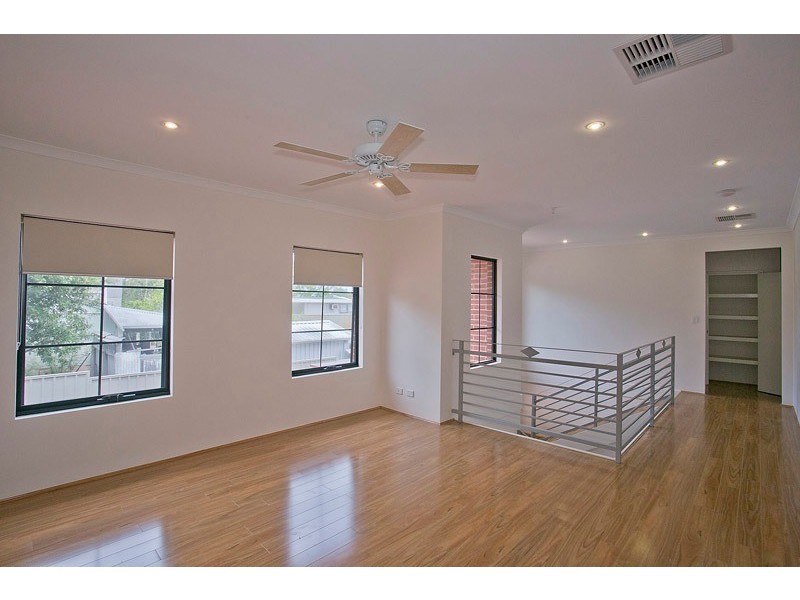 2/23 Lancaster Street, Dianella WA 6059