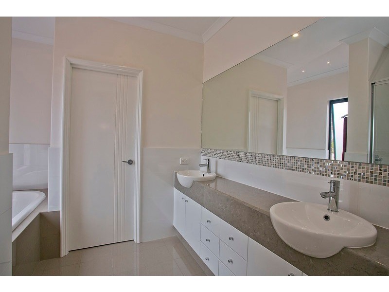 2/23 Lancaster Street, Dianella WA 6059