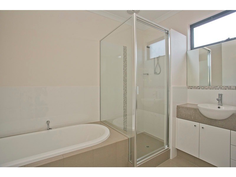 2/23 Lancaster Street, Dianella WA 6059