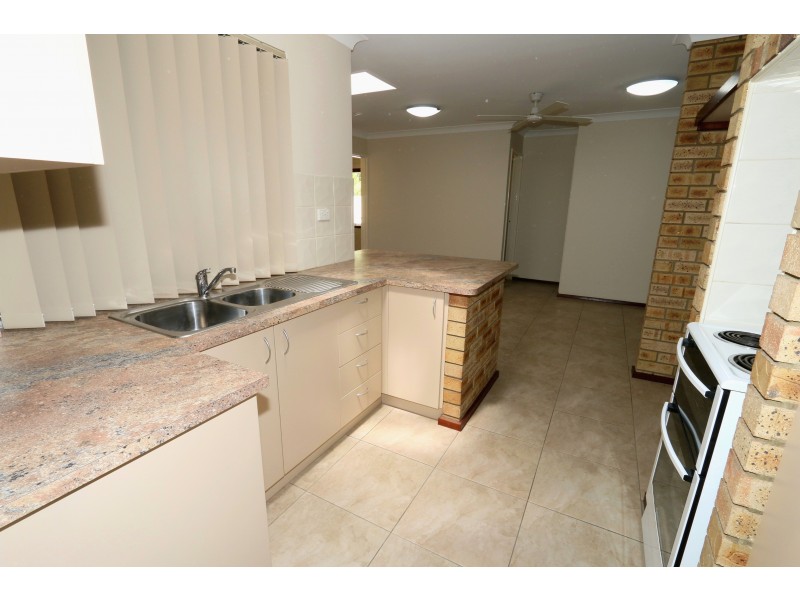 7 Tangaroa Close, Cooloongup WA 6168