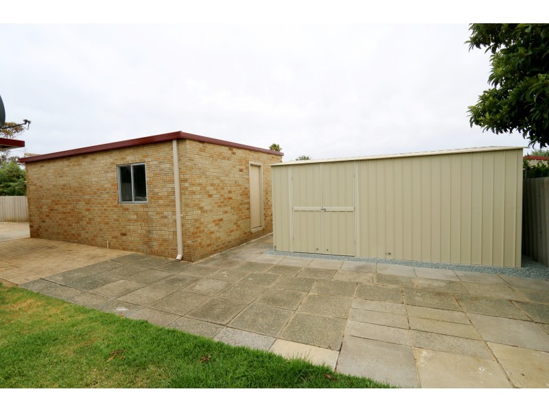 7 Tangaroa Close, Cooloongup WA 6168