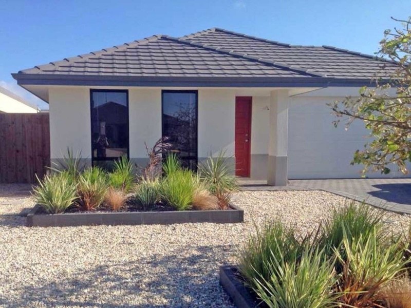 284 Peelwood Parade, Halls Head WA 6210